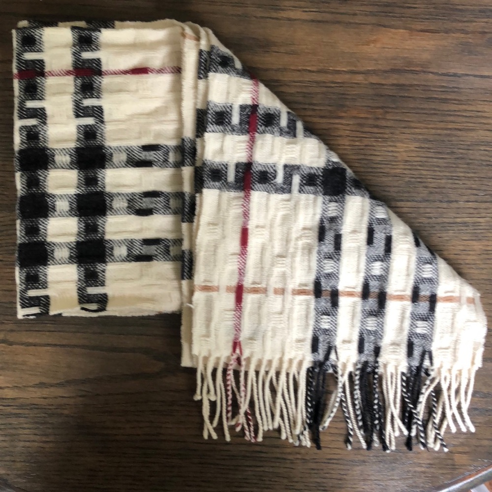 💯% Authentic Ivory Burberry Scarf